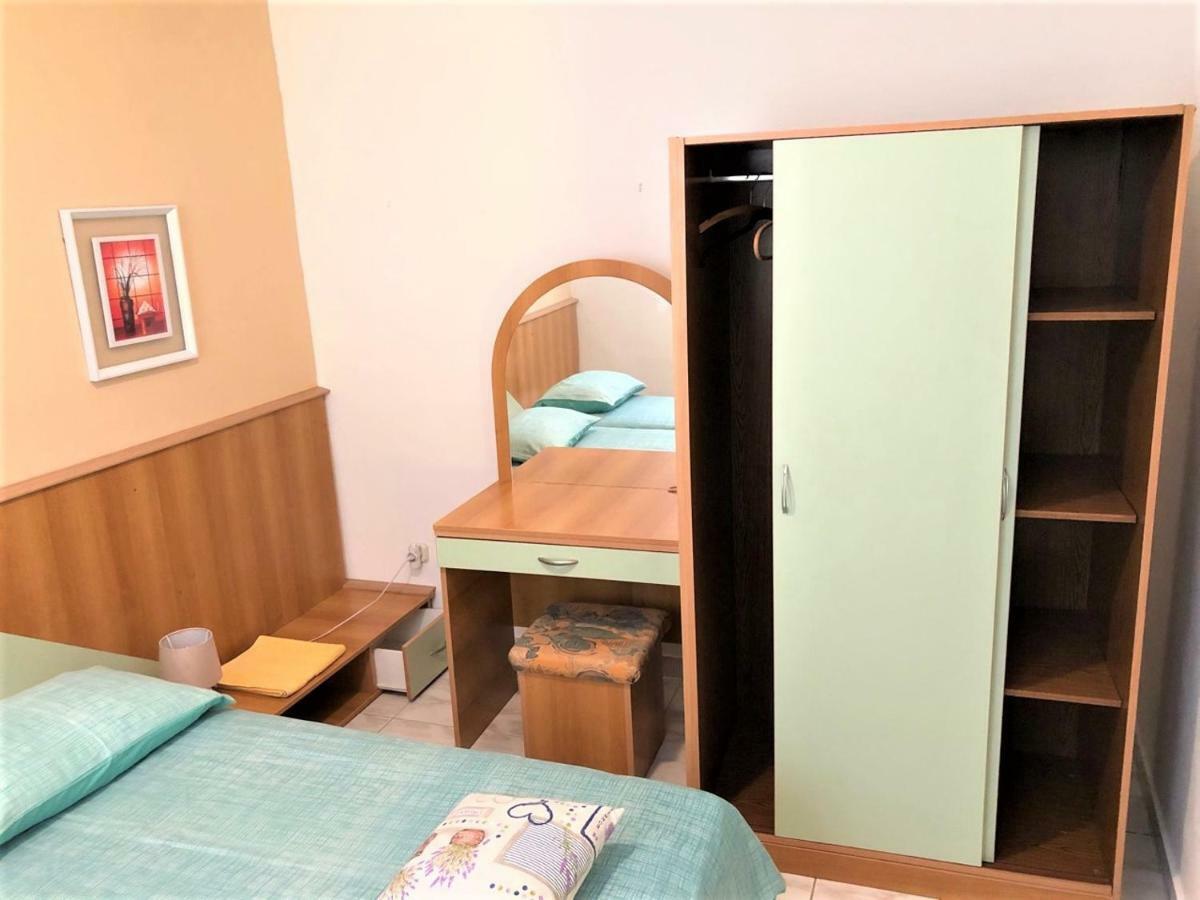 Apartments With Boat Mooring Marija ซูเปทาร์สกา ดรากา ภายนอก รูปภาพ