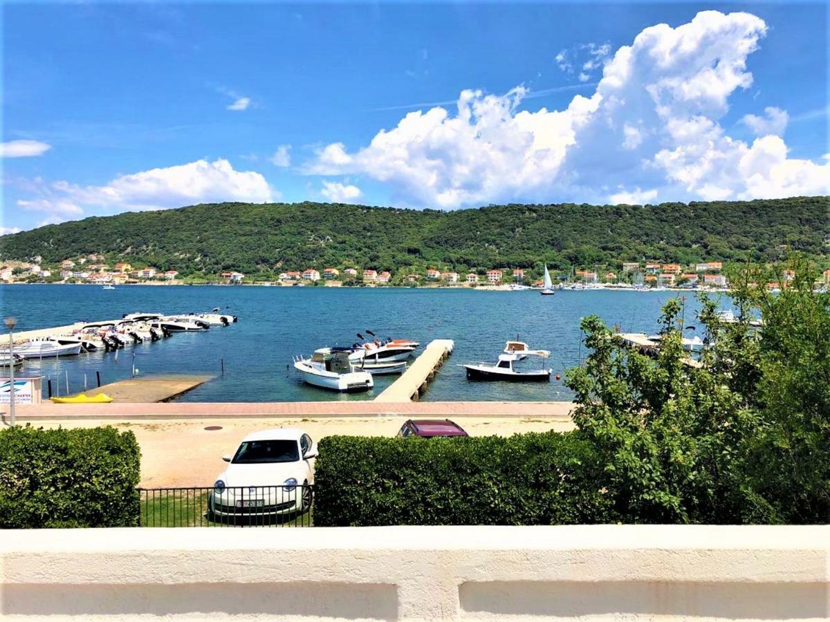 Apartments With Boat Mooring Marija ซูเปทาร์สกา ดรากา ภายนอก รูปภาพ